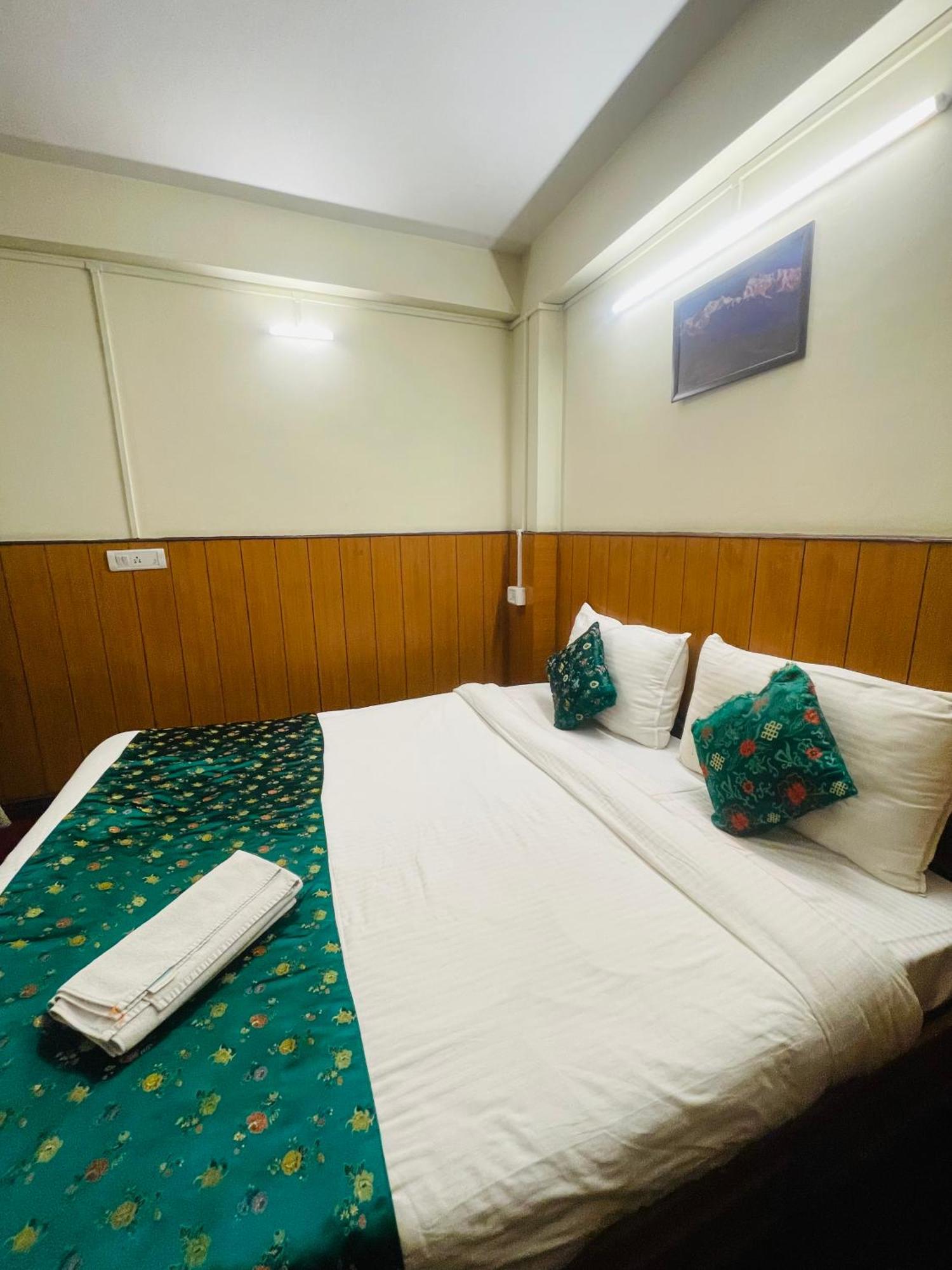 Hotel City House By Hsot Nagla Dhīmar エクステリア 写真
